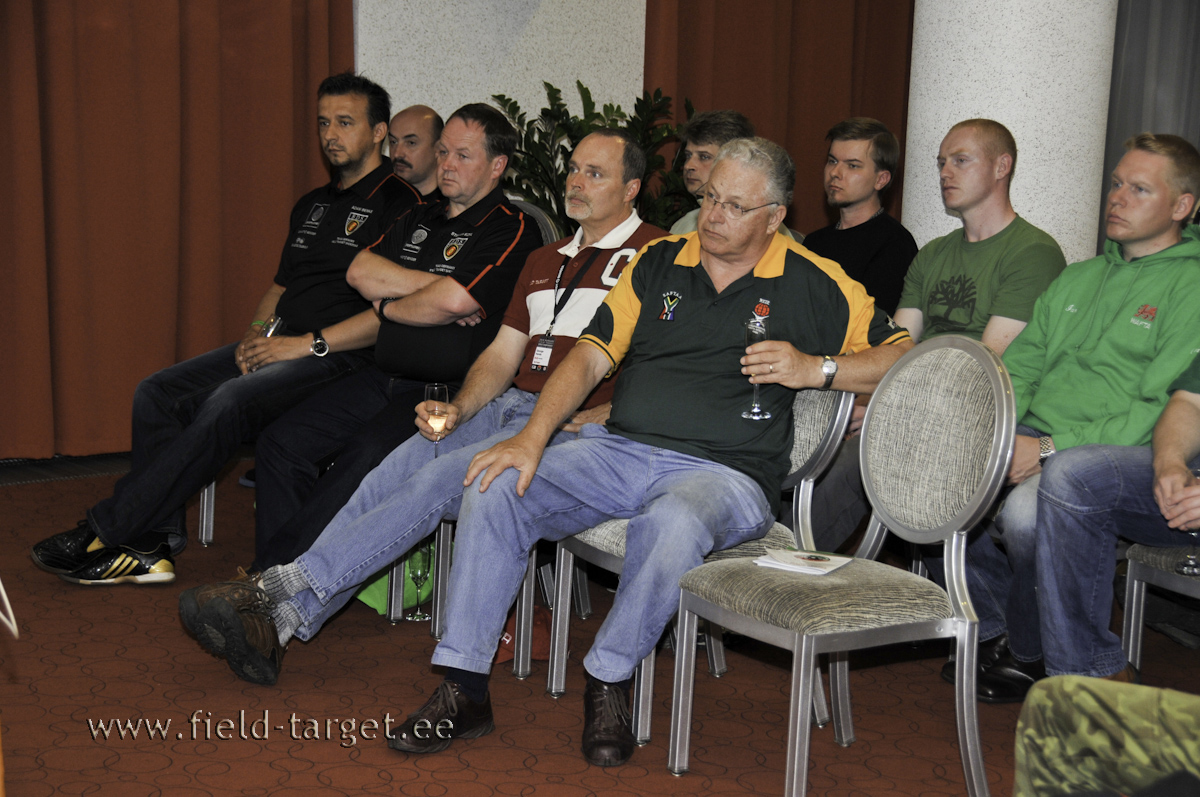 Kuulati tähelepanelikult